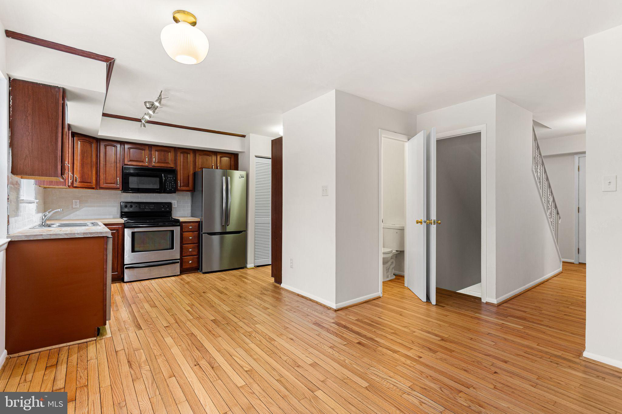 GLENSIDE - Residential