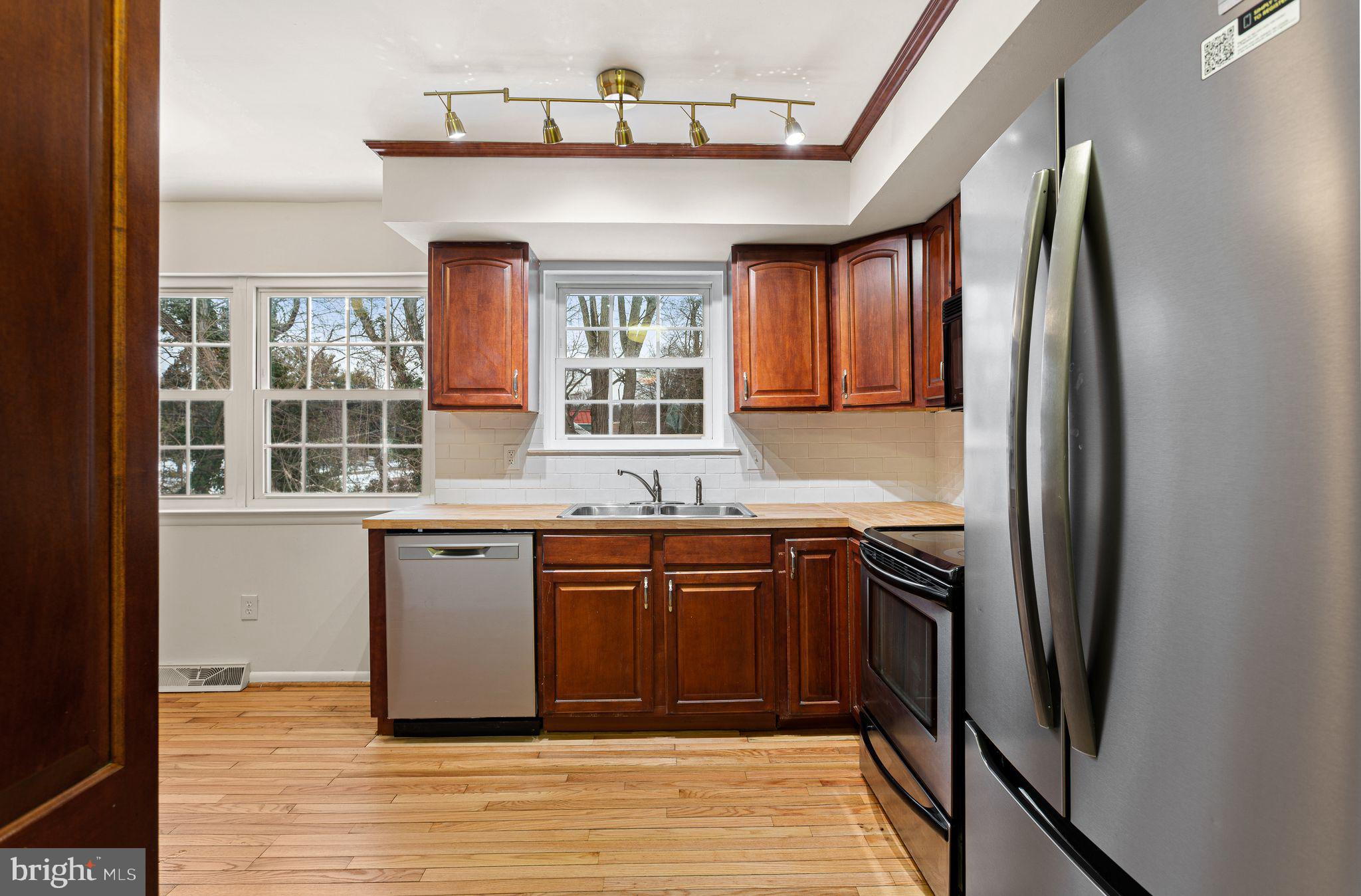 GLENSIDE - Residential