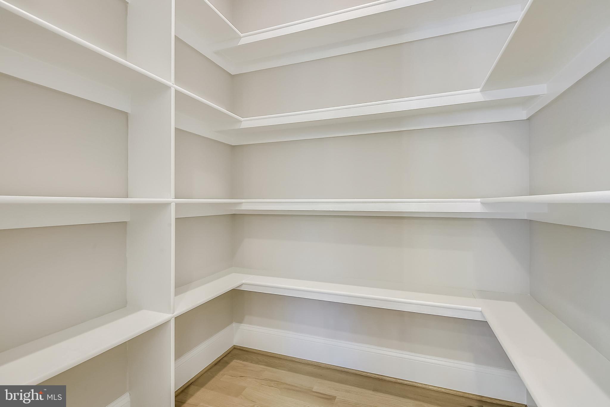 VIENNA WOODS - Residential