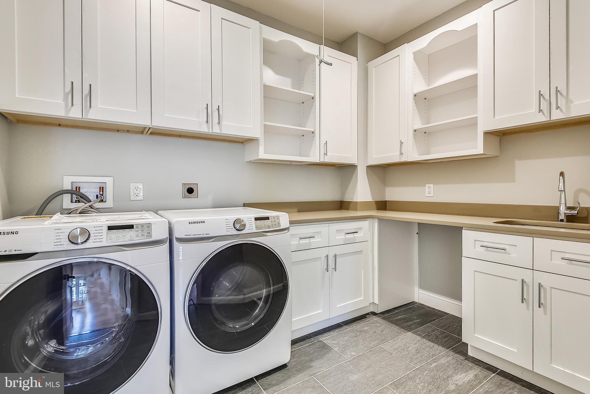 VIENNA WOODS - Residential