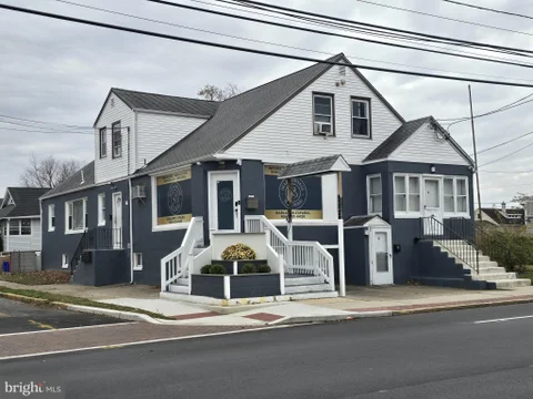MLS: NJCD2120728