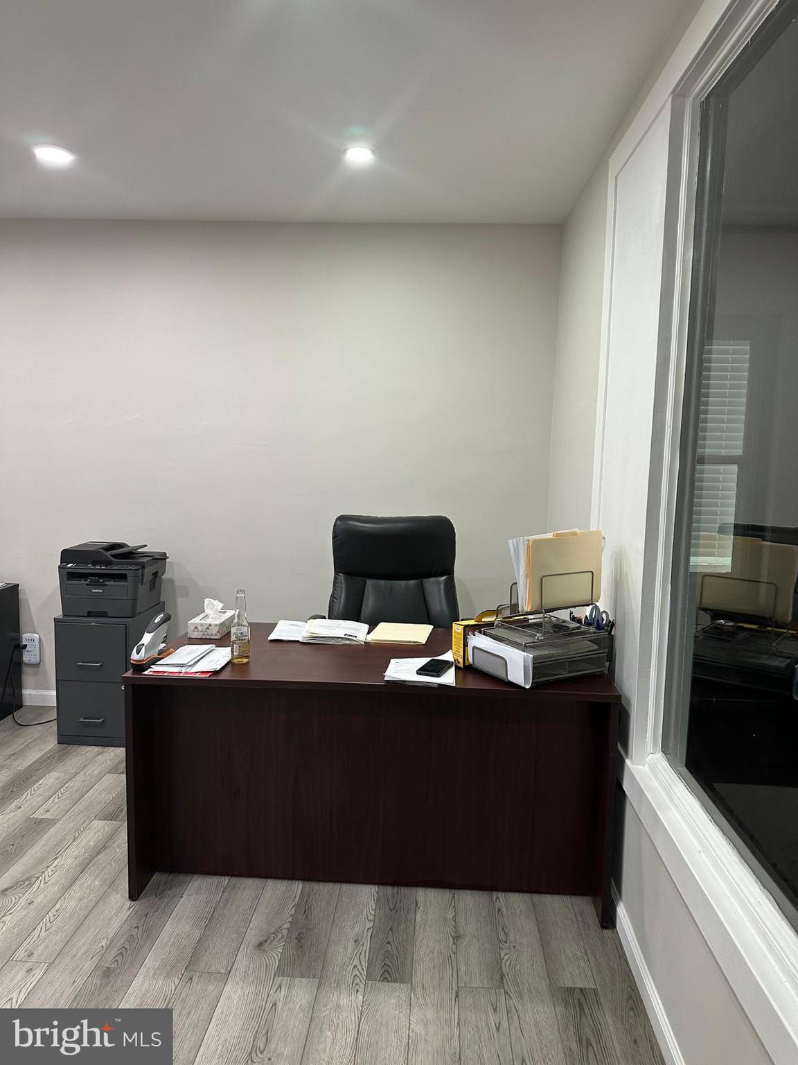 300 W KINGS HIGHWAY
