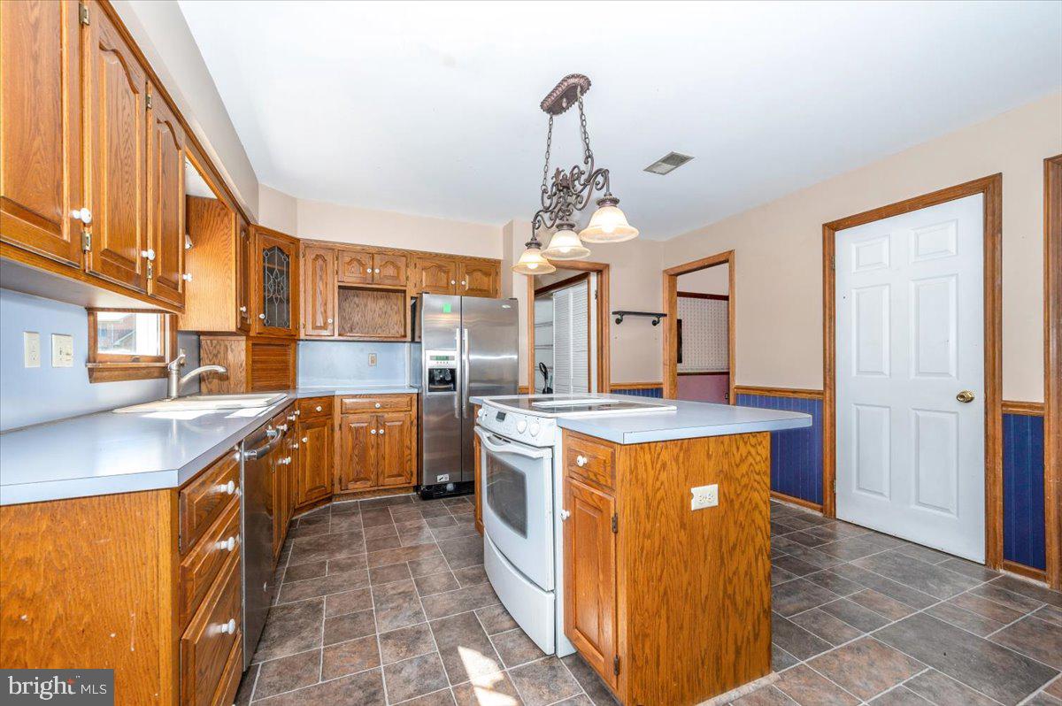 MEADOWS AT GROVE CREEK - Residential