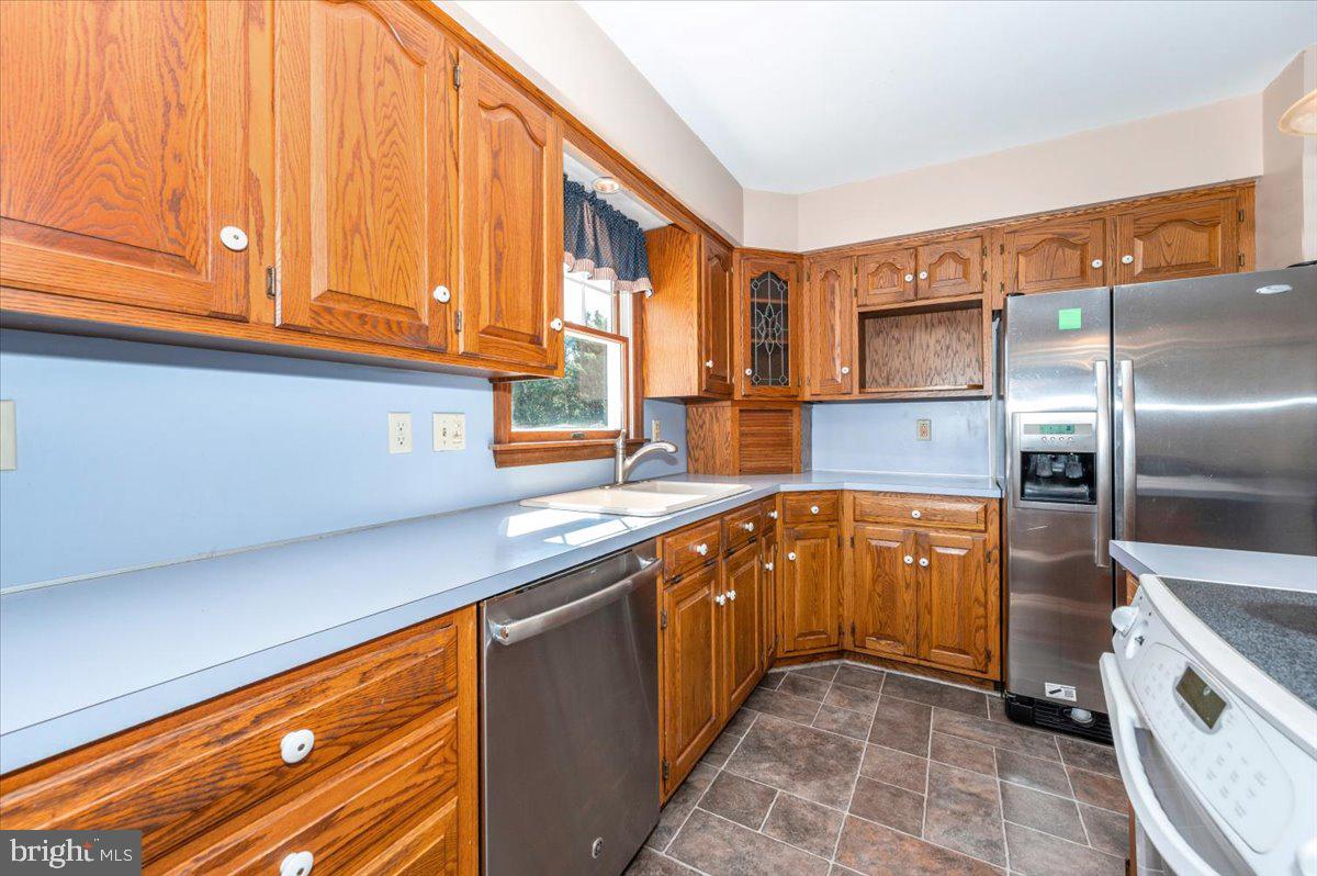 MEADOWS AT GROVE CREEK - Residential