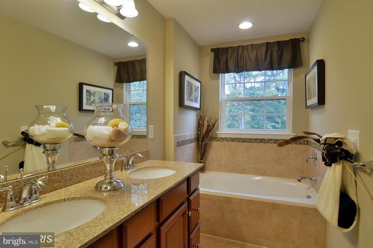 BALLARD GREEN - Residential Lease