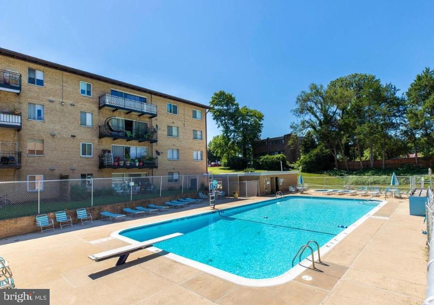 ANNANDALE GARDENS - Residential Lease