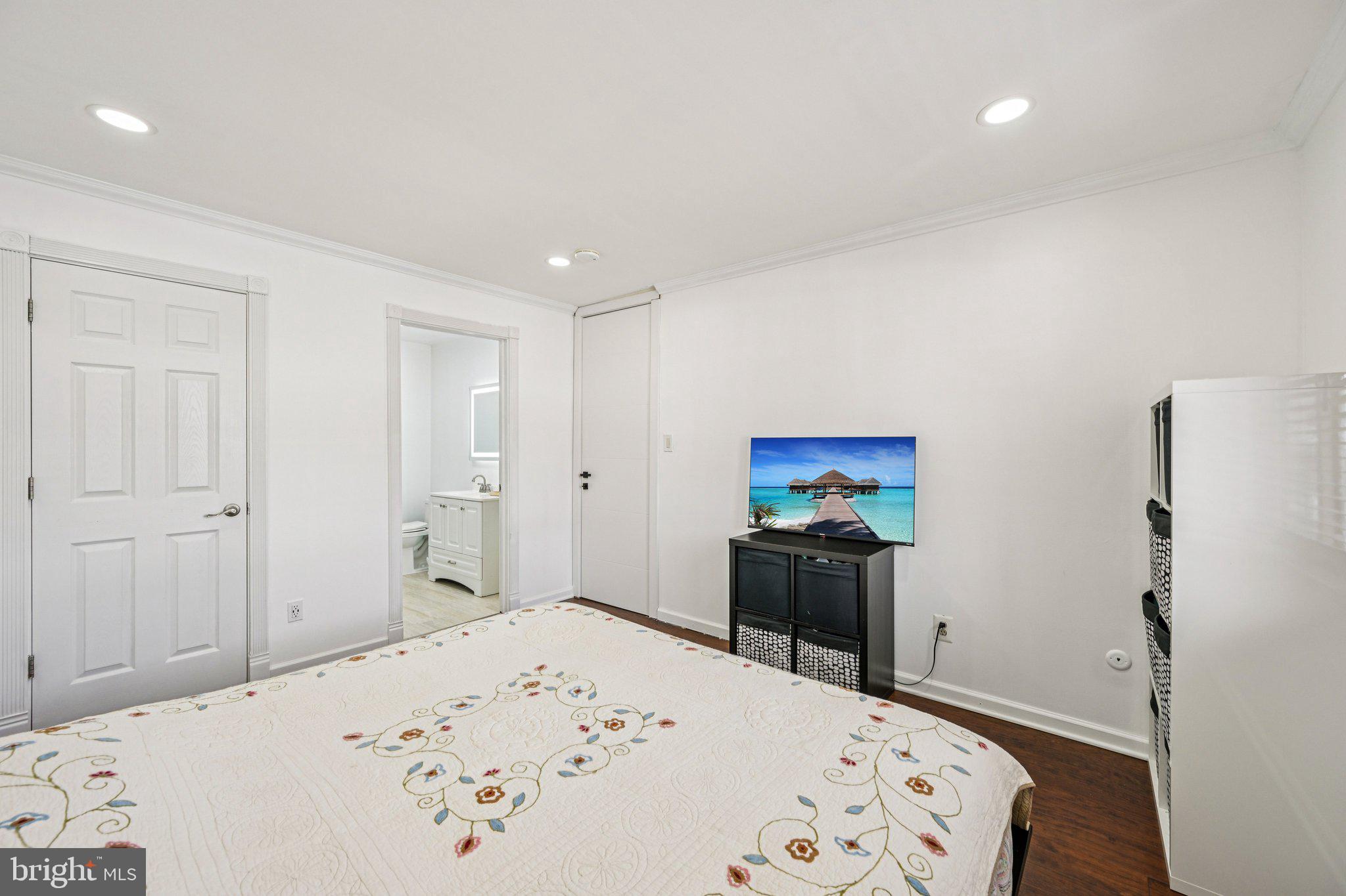 WOOD HOLLOW - Residential