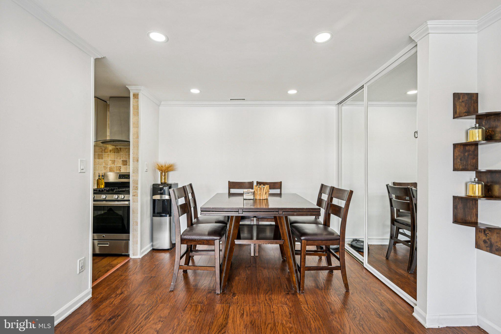 WOOD HOLLOW - Residential