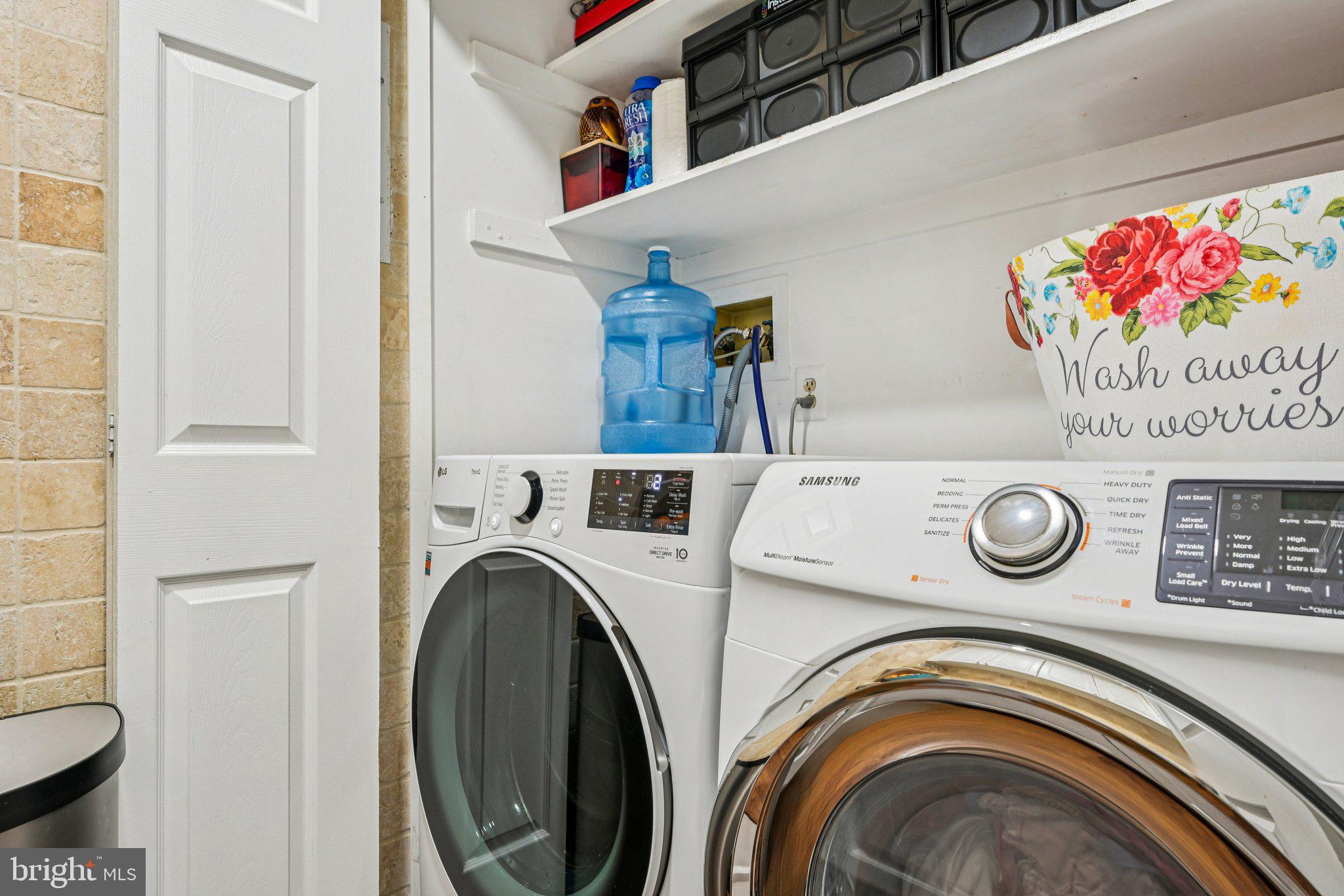 WOOD HOLLOW - Residential