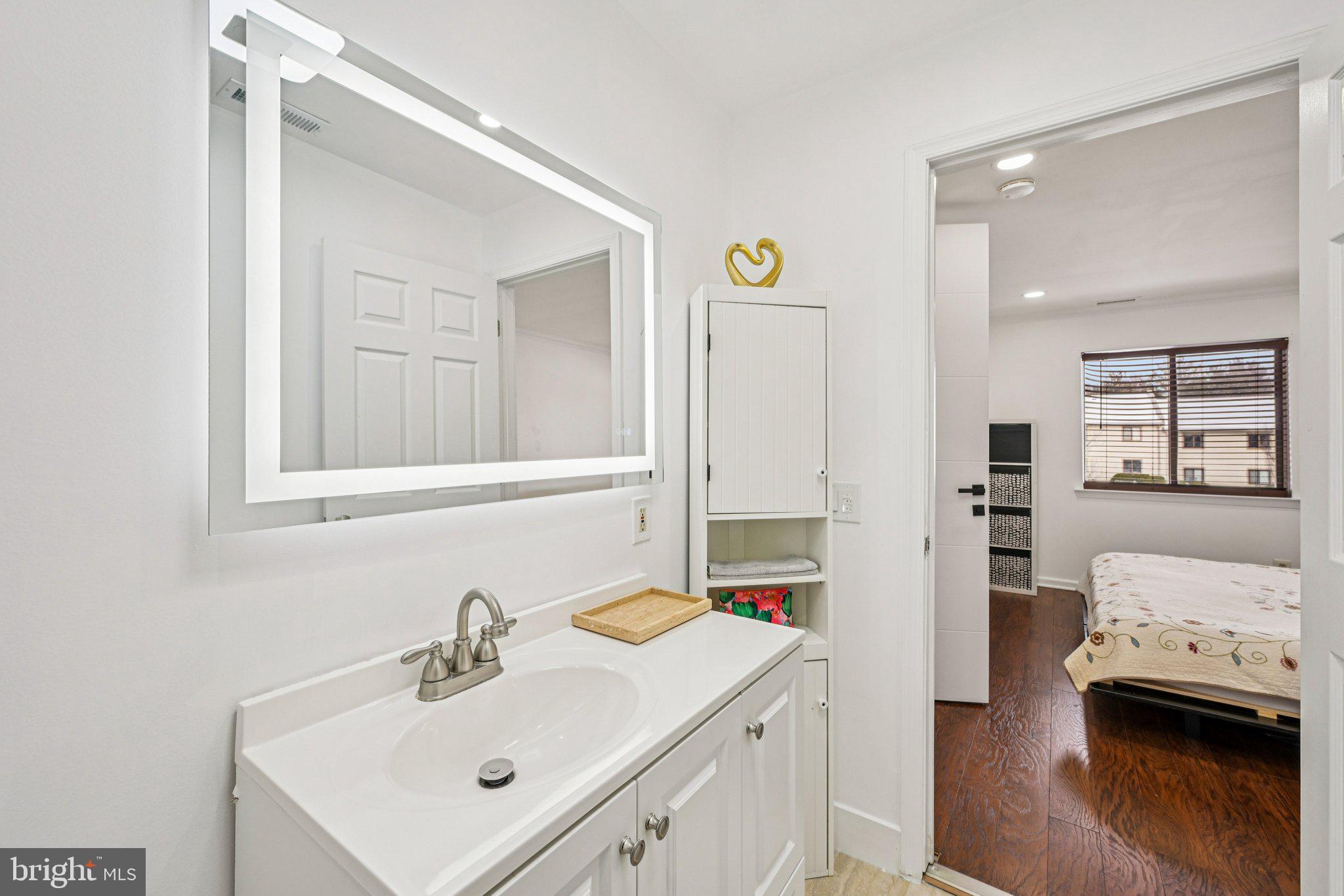 WOOD HOLLOW - Residential