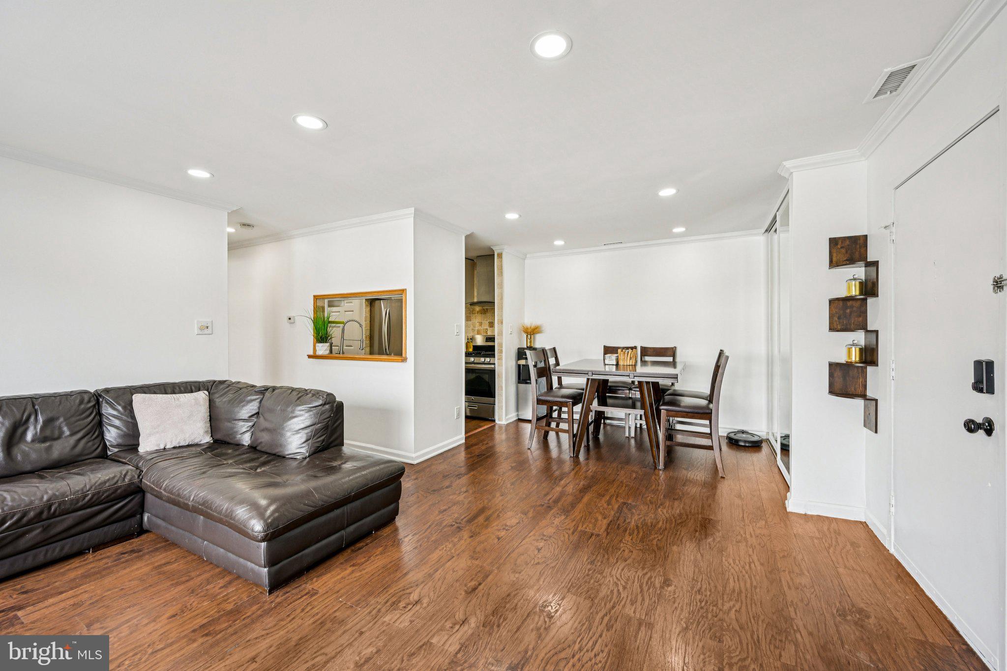 WOOD HOLLOW - Residential