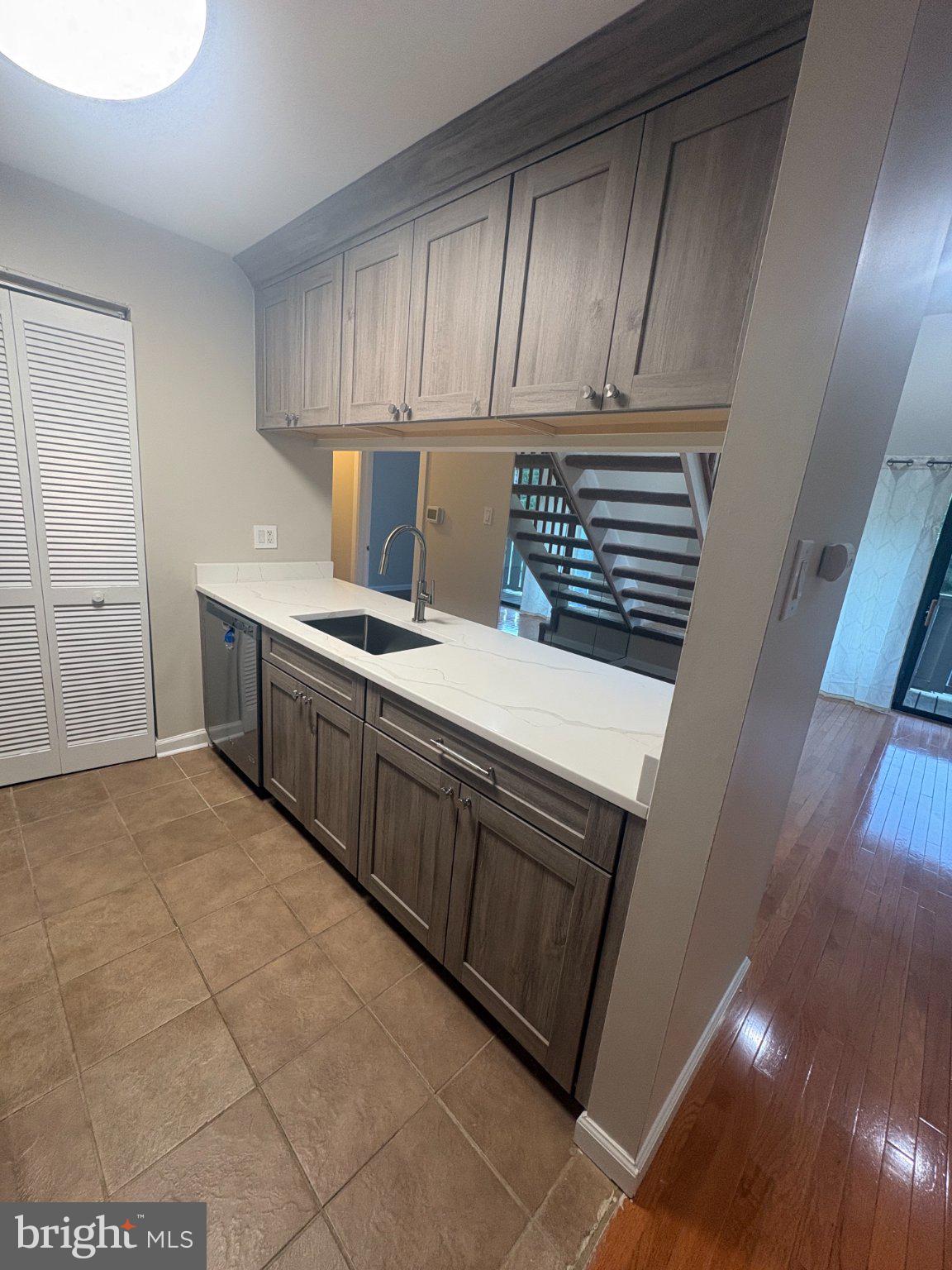 202 THE WOODS CIRCLE