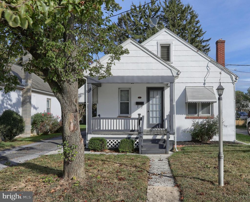 Photo of 811 E Lehman Street, LEBANON, PA 17046 (MLS # PALN2023214)