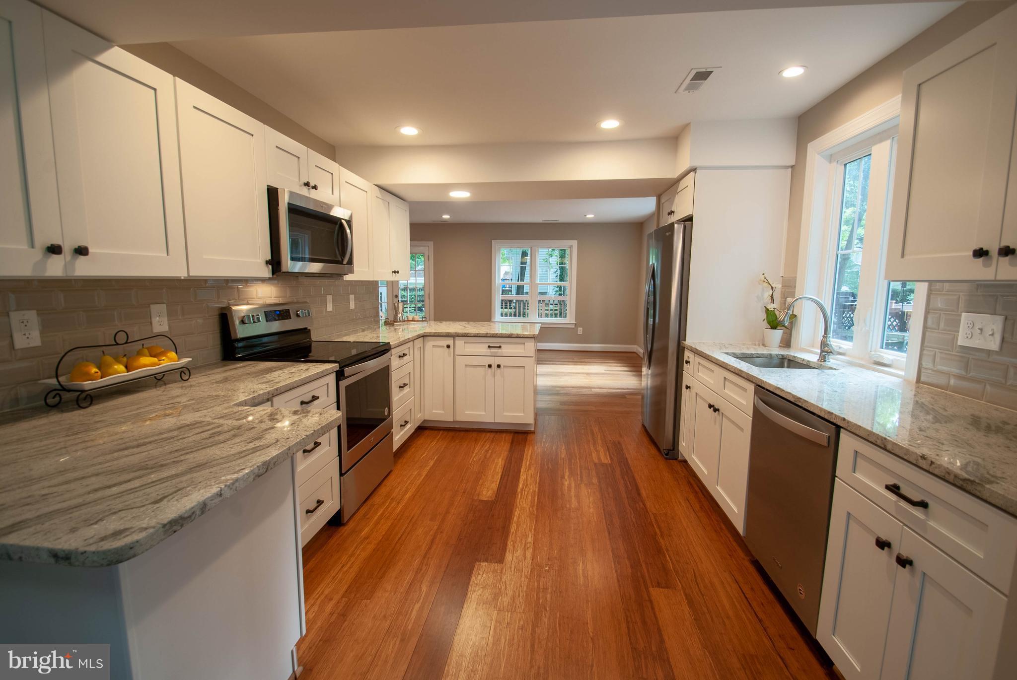 BAY HIGHLANDS - Residential