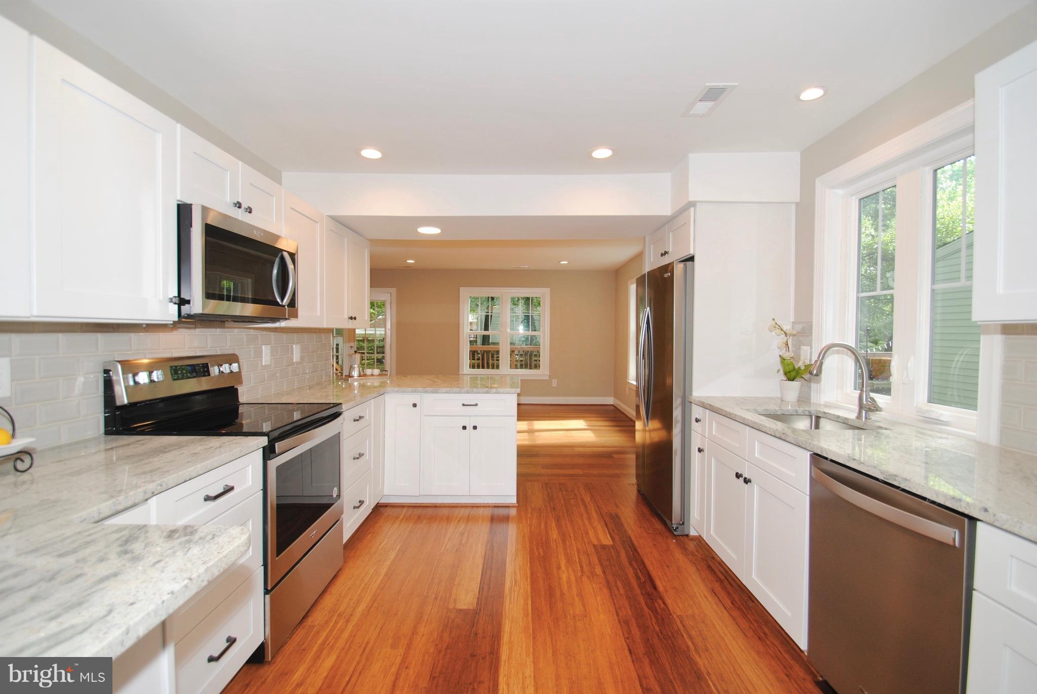 BAY HIGHLANDS - Residential