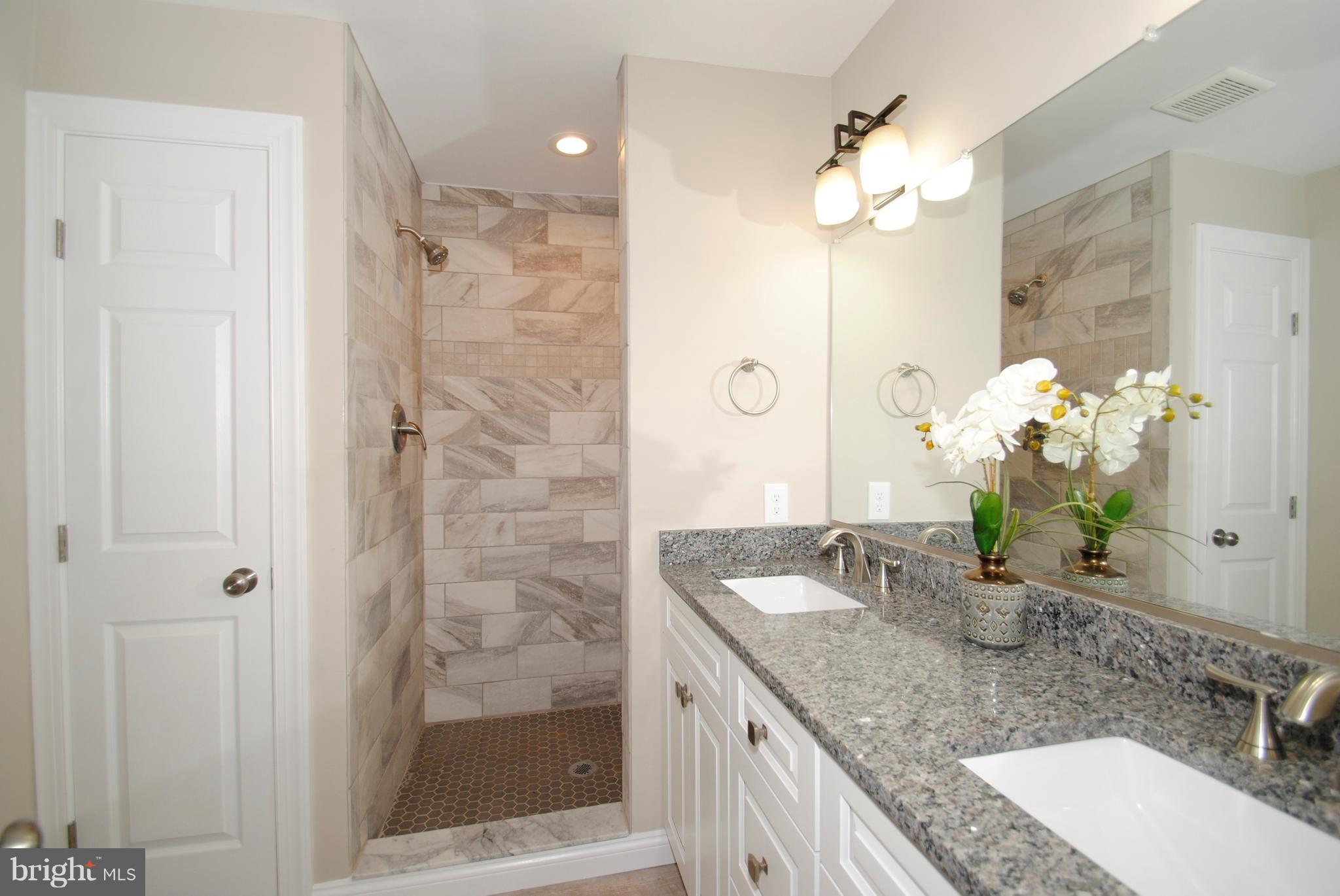 BAY HIGHLANDS - Residential