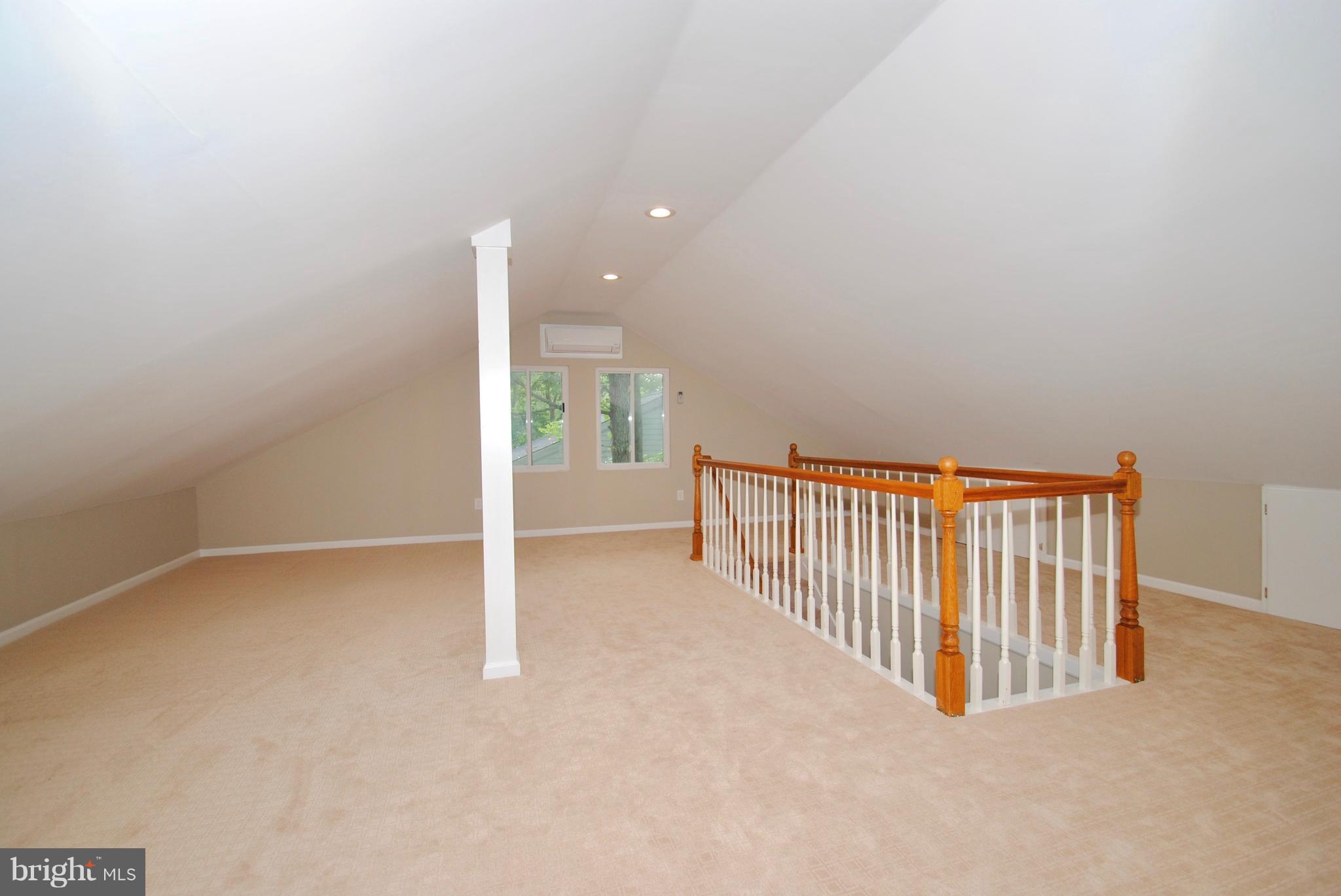 BAY HIGHLANDS - Residential