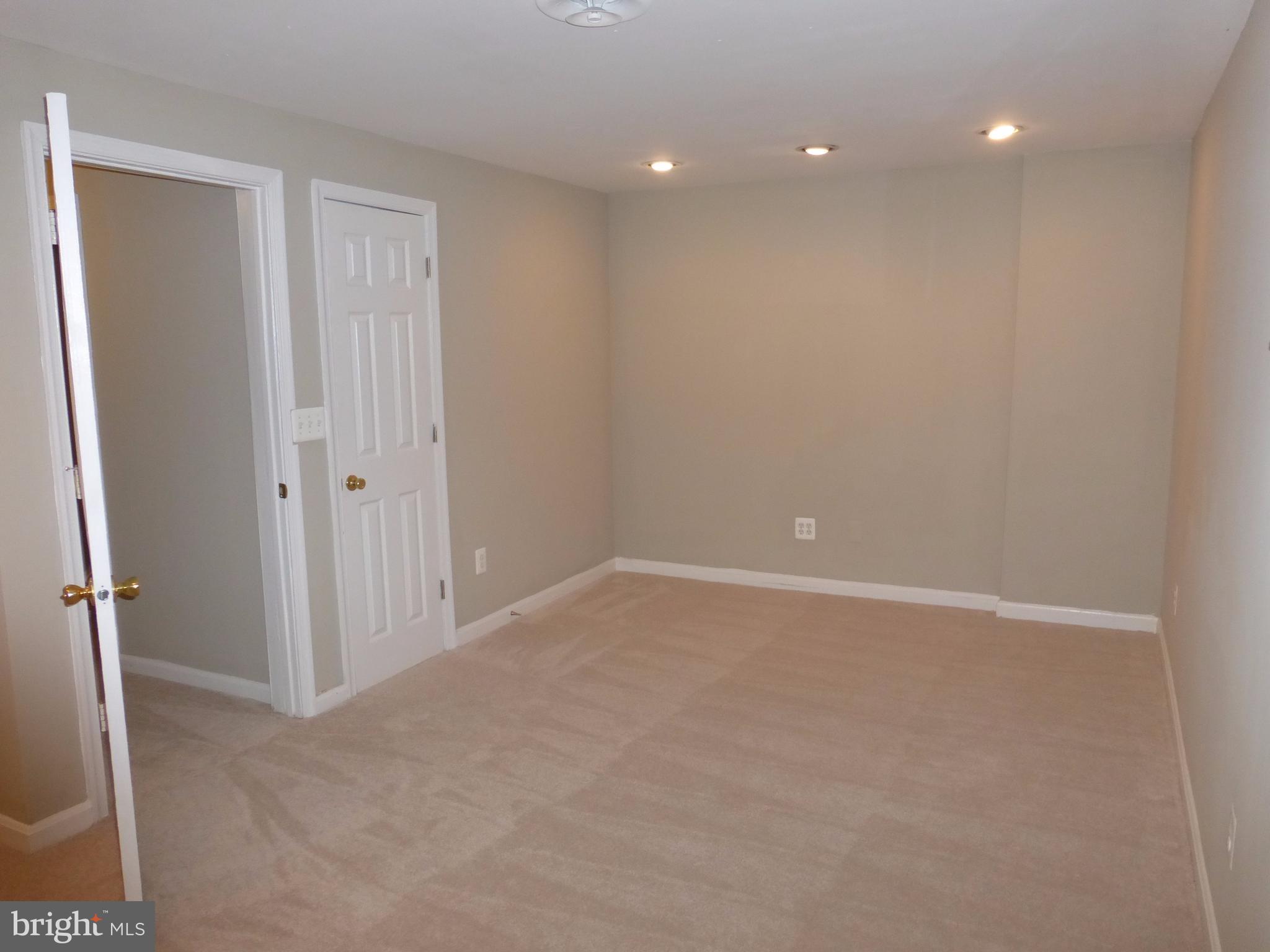 COUNTRYSIDE - Residential