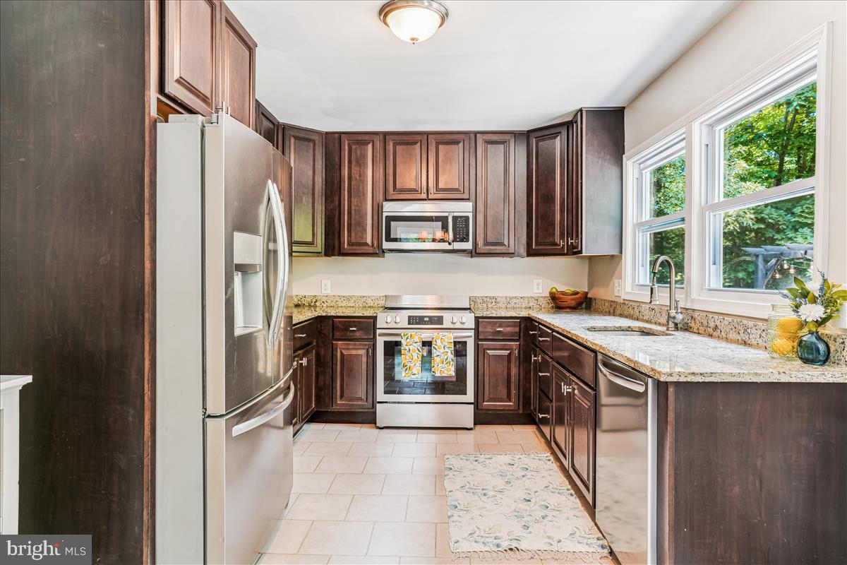 3450 LAUREL DRIVE