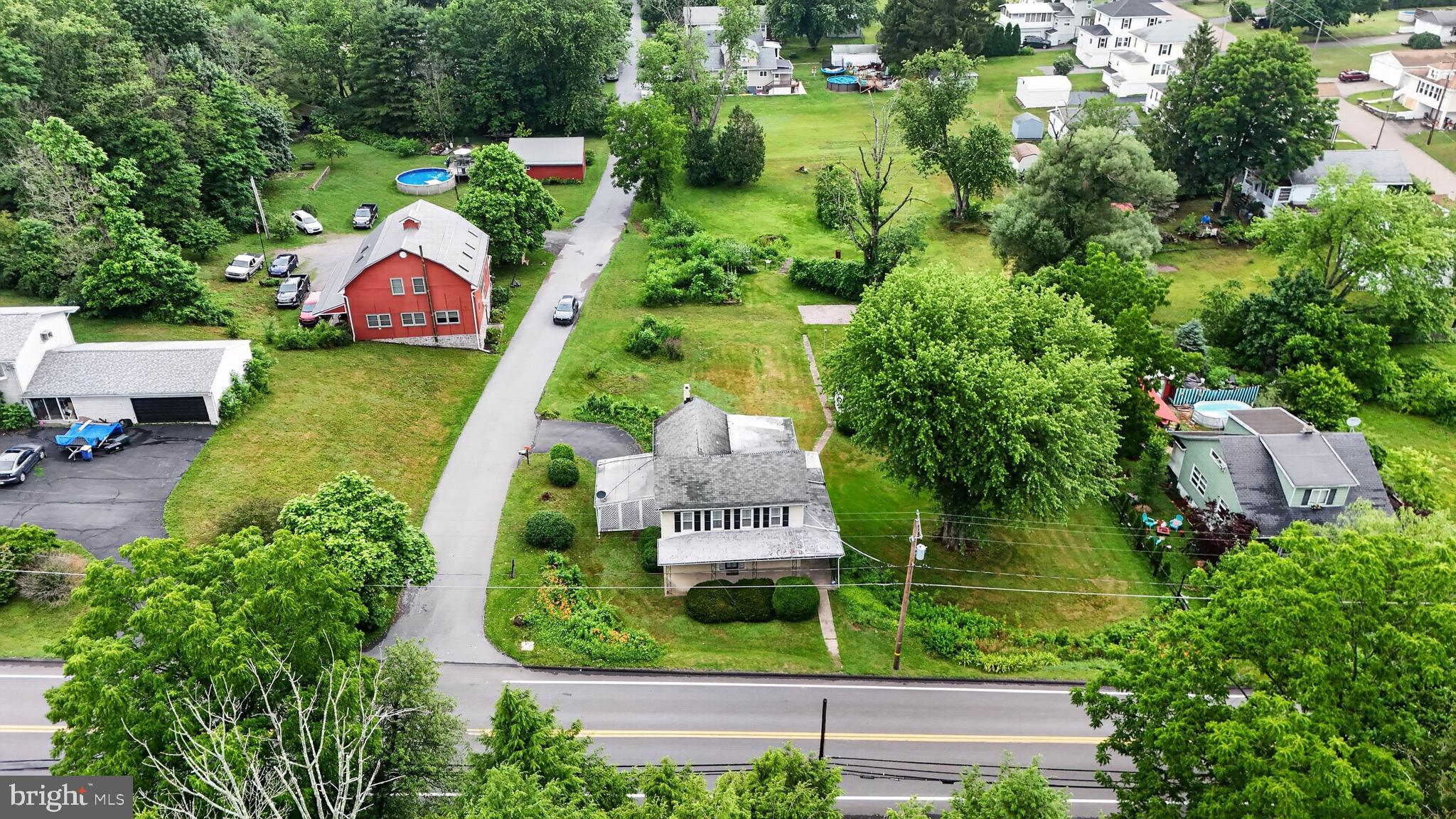862 BARNESVILLE DRIVE