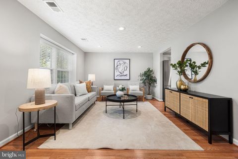 Photo of 6322 Lightburn Court, CENTREVILLE, VA 20121 (MLS # VAFX2309630)
