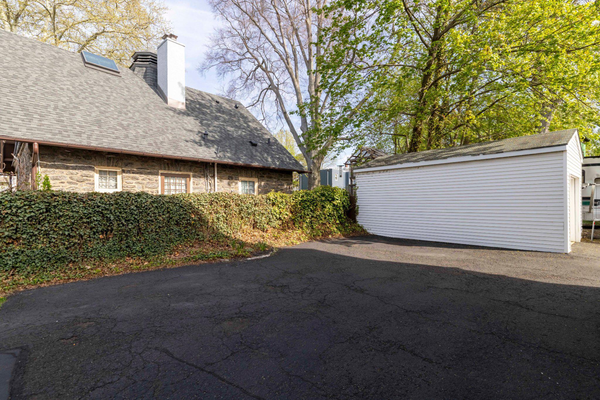 GLENSIDE - Residential Income