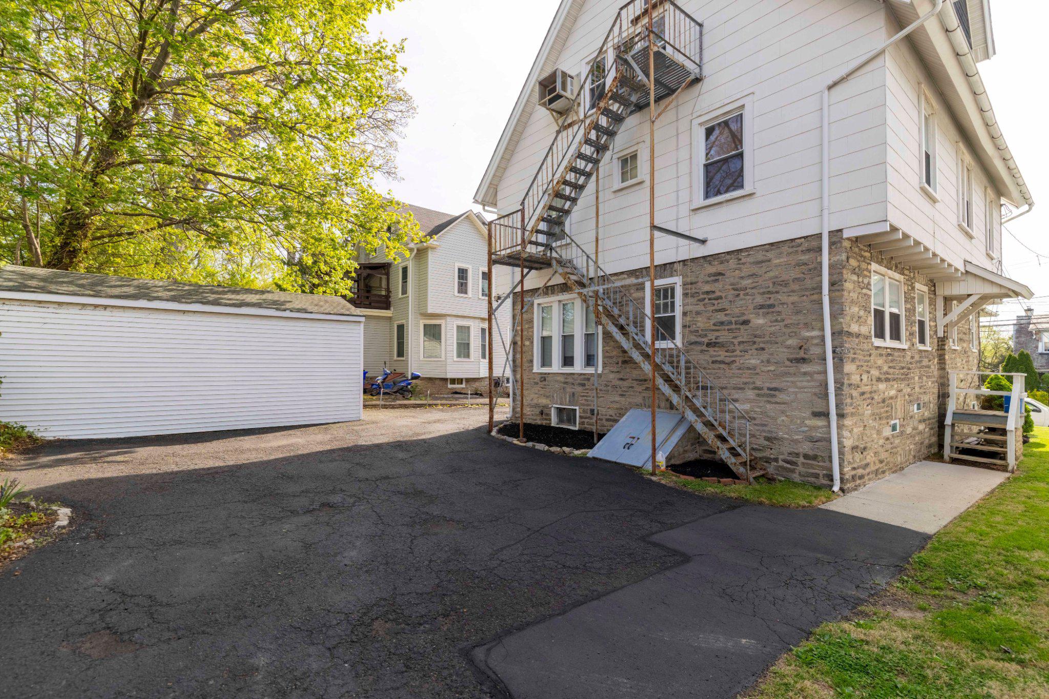 GLENSIDE - Residential Income