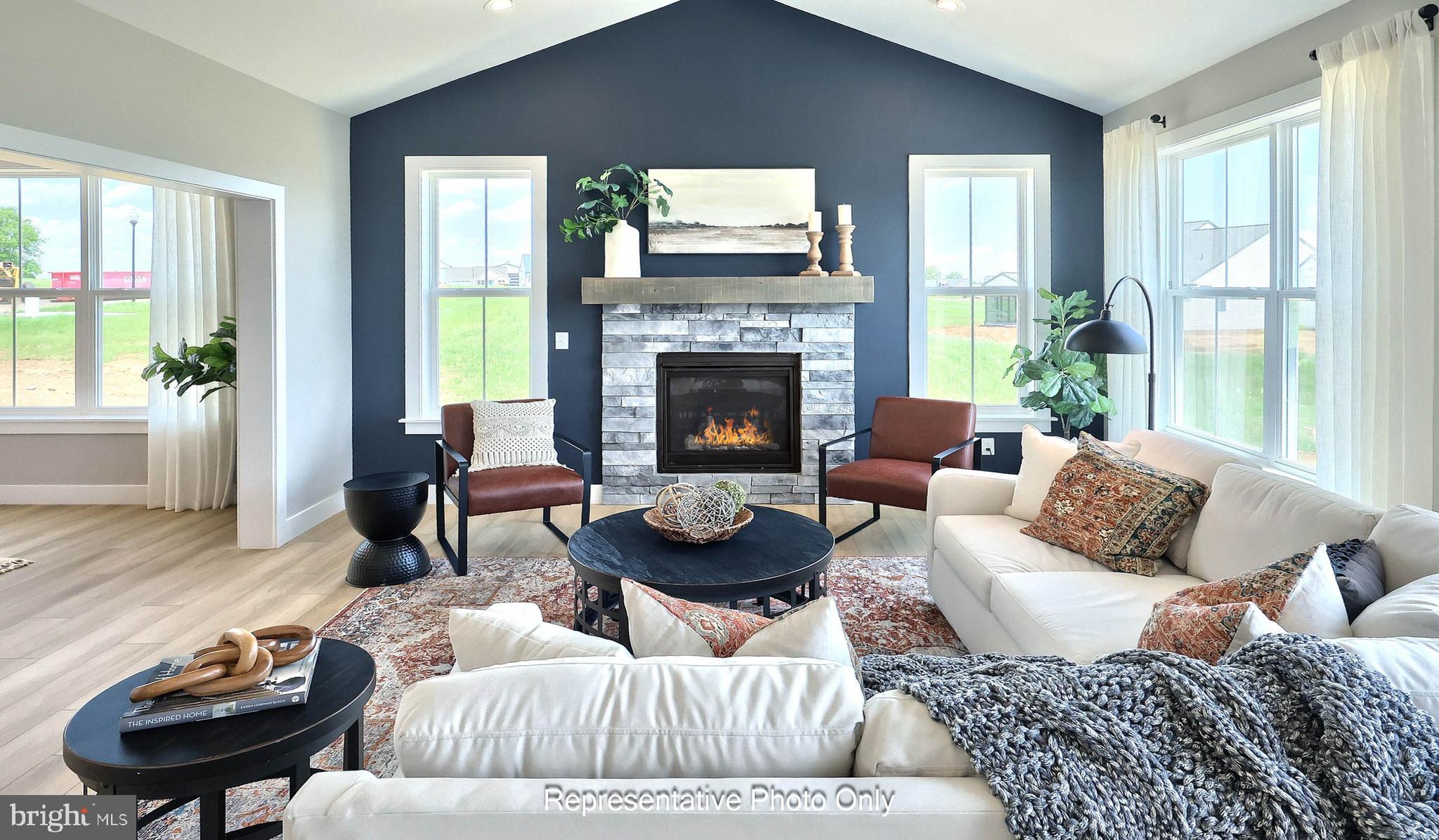 WINDING CREEK - Residential