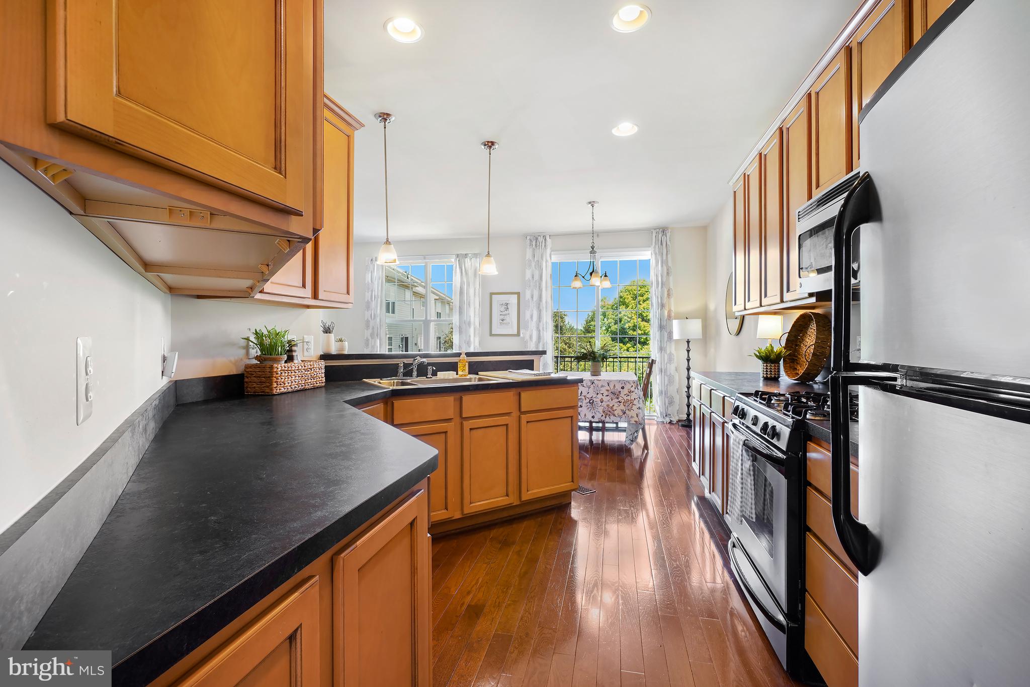 PEMBROOKE/VICTORY LAKES - Residential