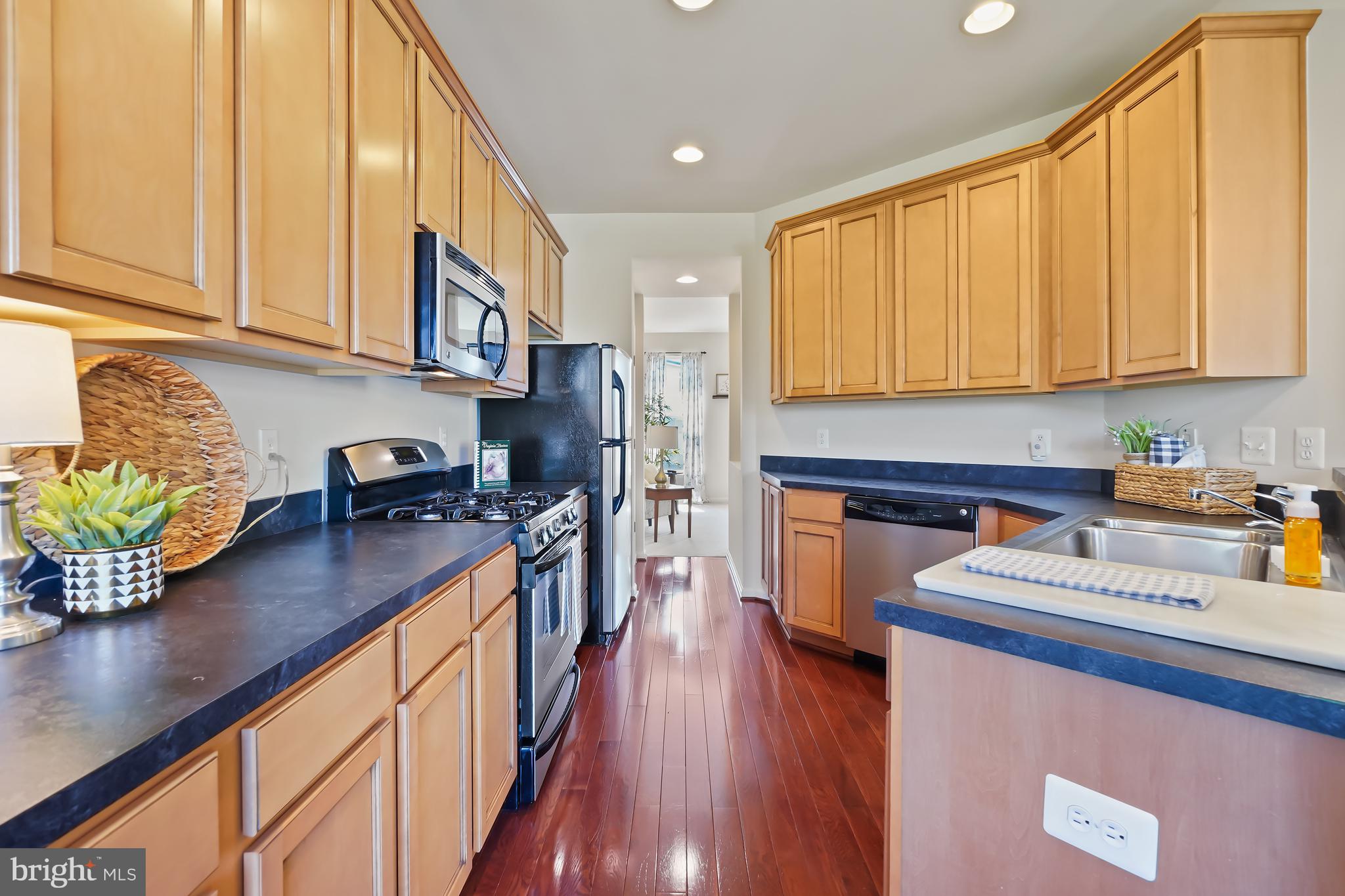 PEMBROOKE/VICTORY LAKES - Residential