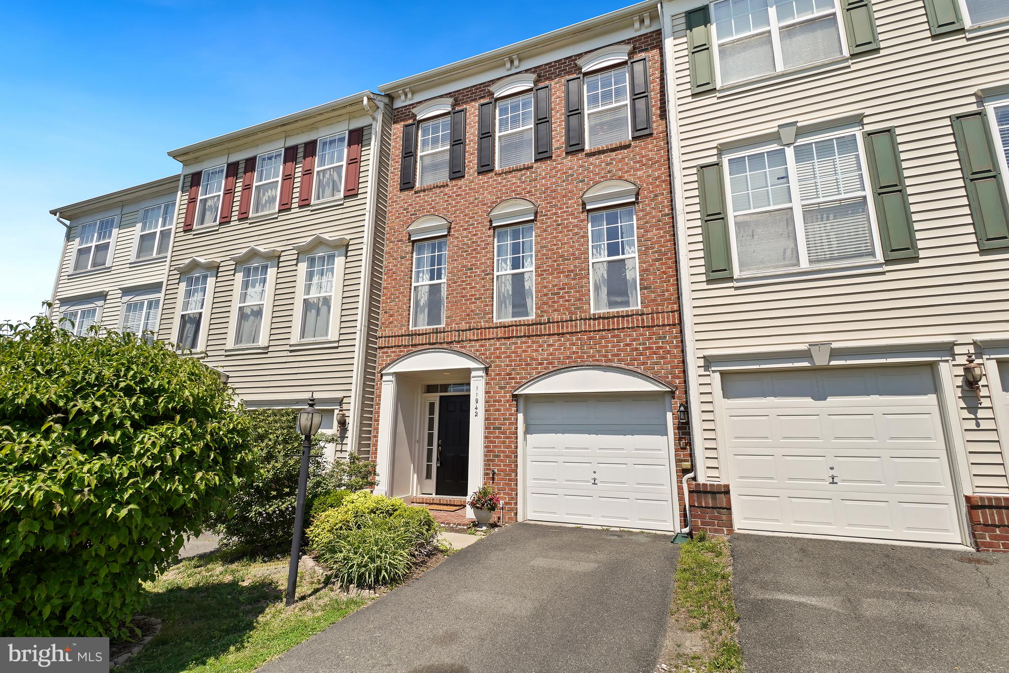 PEMBROOKE/VICTORY LAKES - Residential