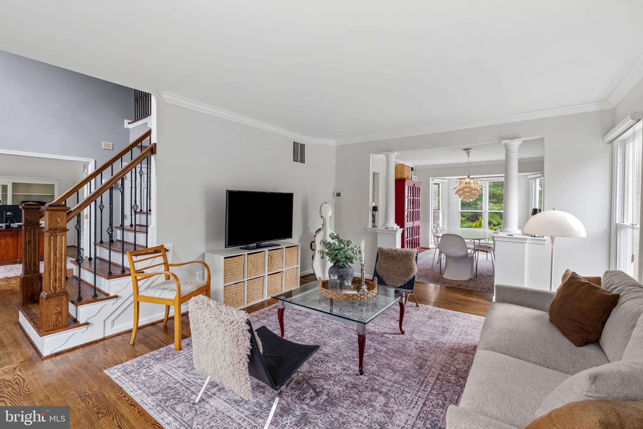2900 BLOWING ROCK COURT