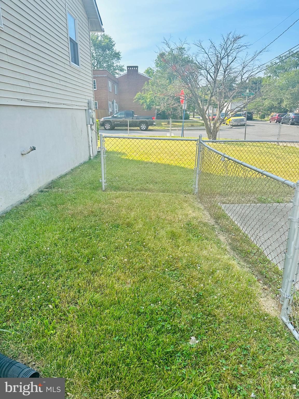 LAUREL GARDENS - Residential Lease