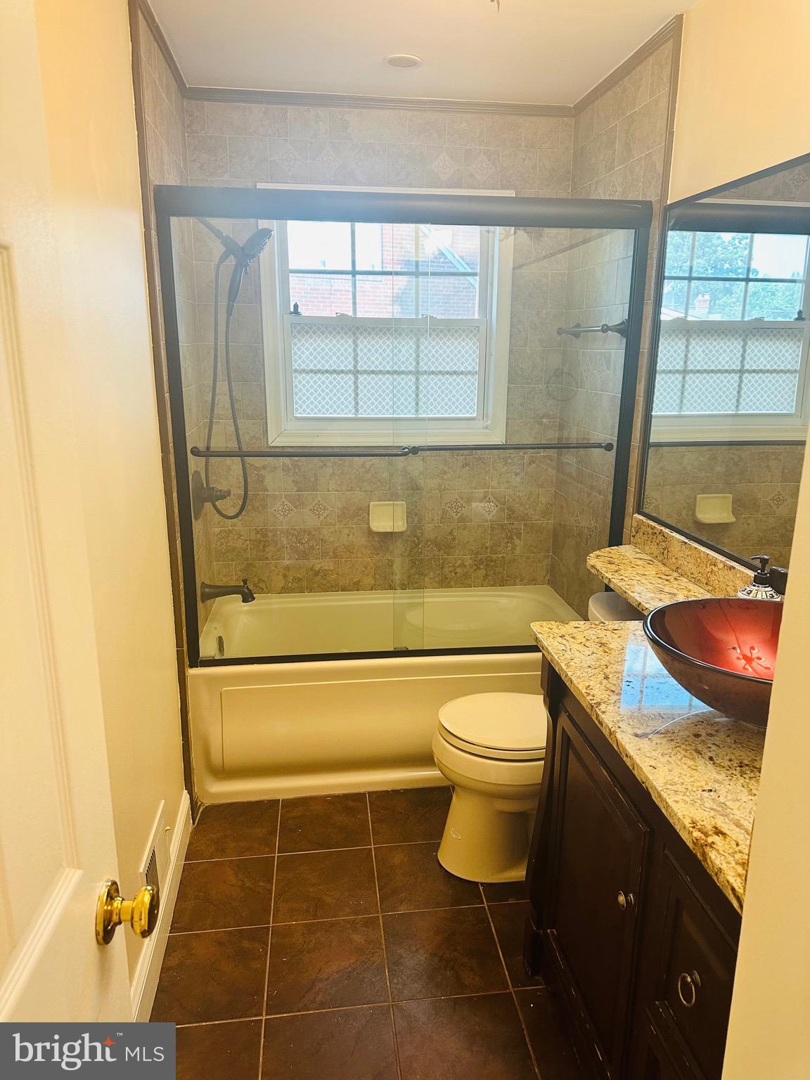 LAUREL GARDENS - Residential Lease