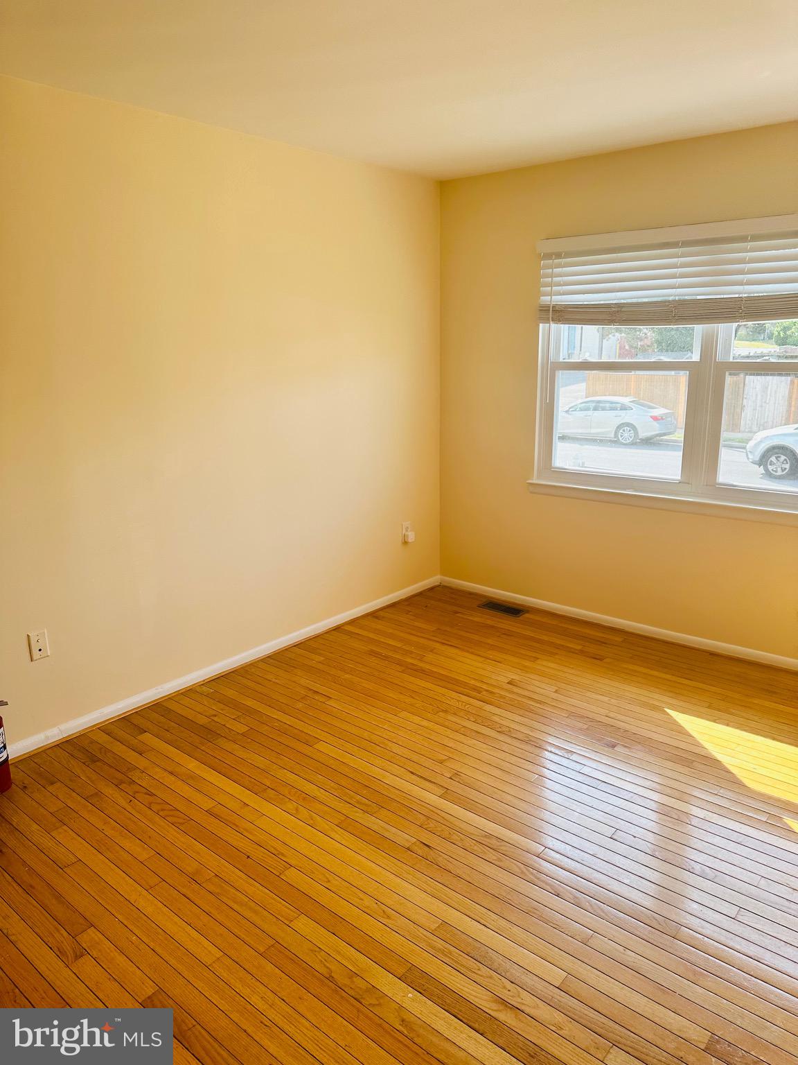 LAUREL GARDENS - Residential Lease