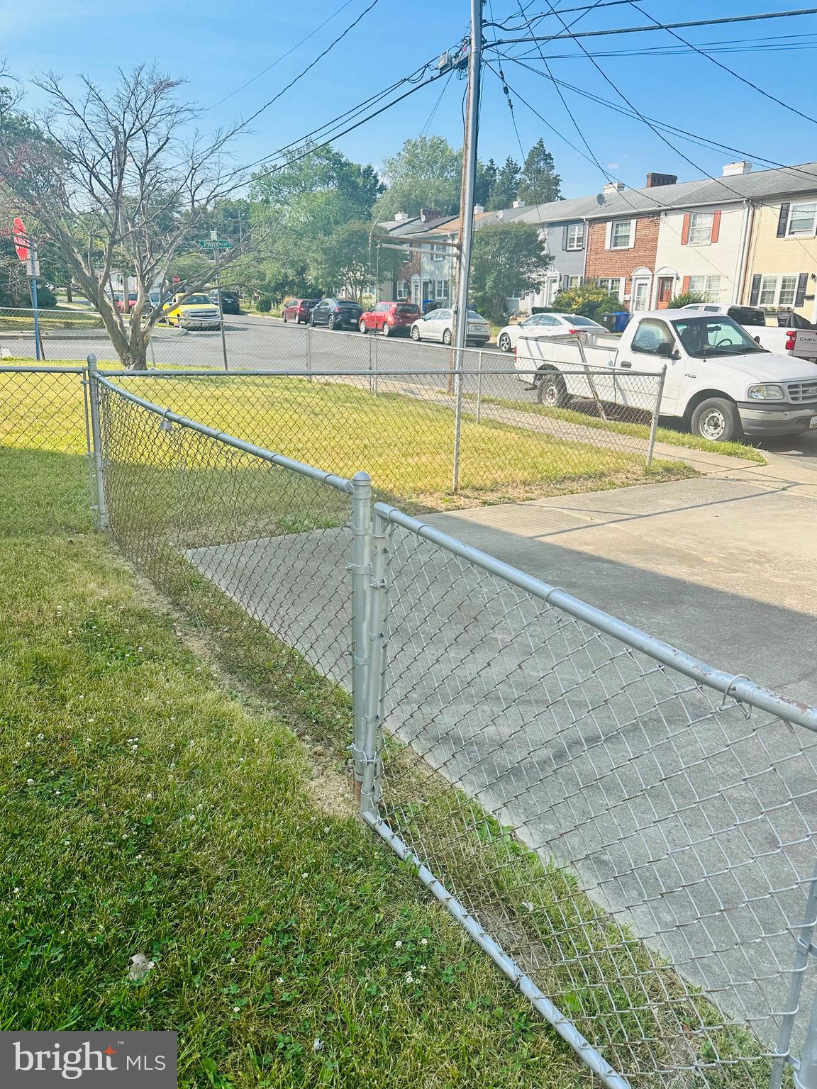 LAUREL GARDENS - Residential Lease