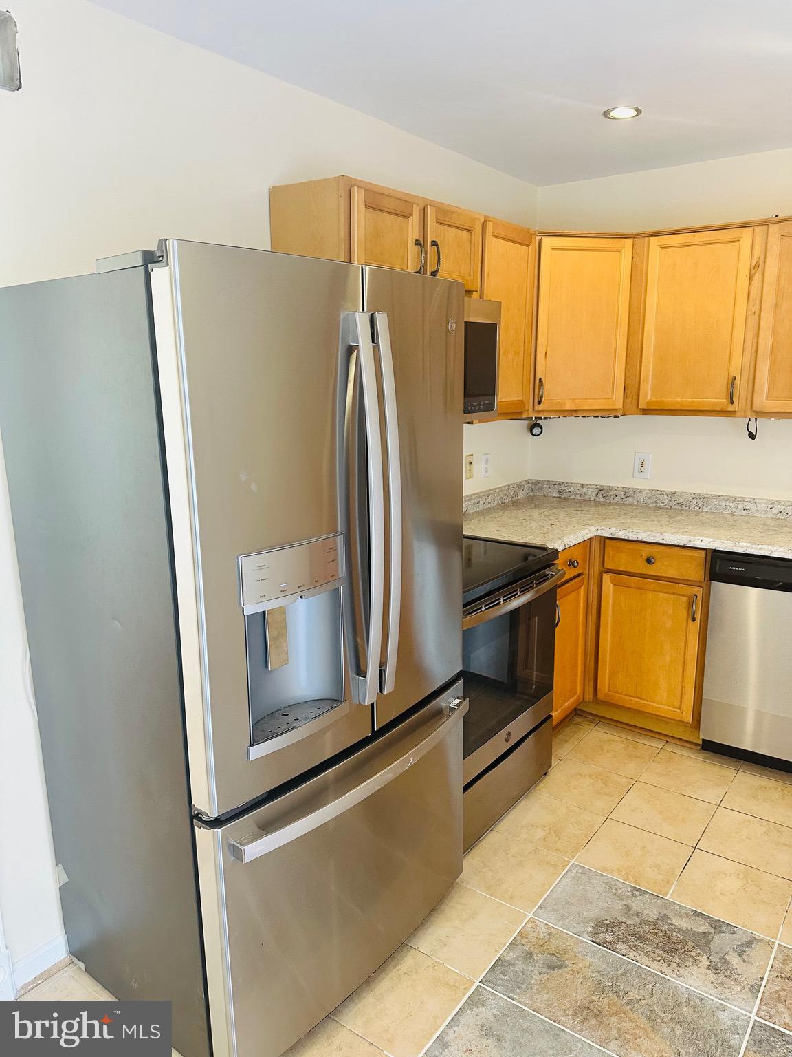 LAUREL GARDENS - Residential Lease