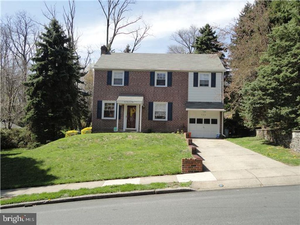 Photo of 204 Greenbriar Lane, HAVERTOWN, PA 19083 (MLS # PADE2106726)