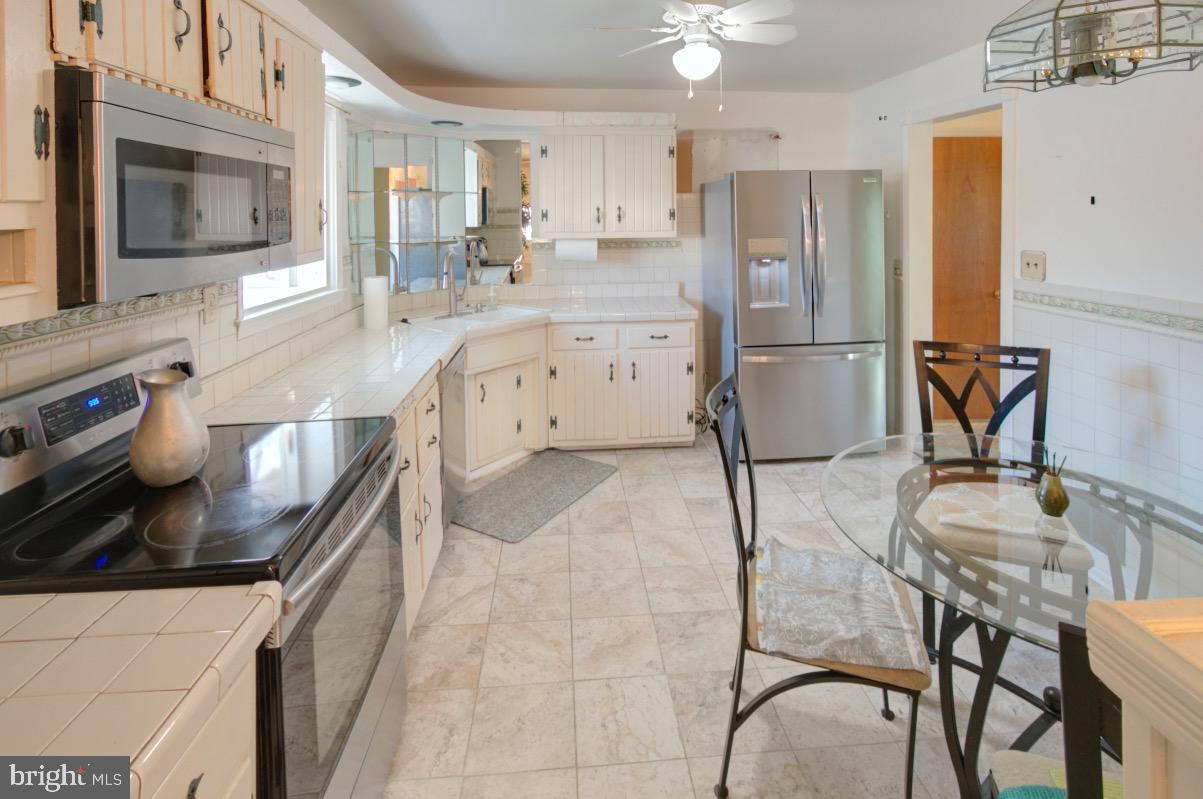 CALVERTON - Residential