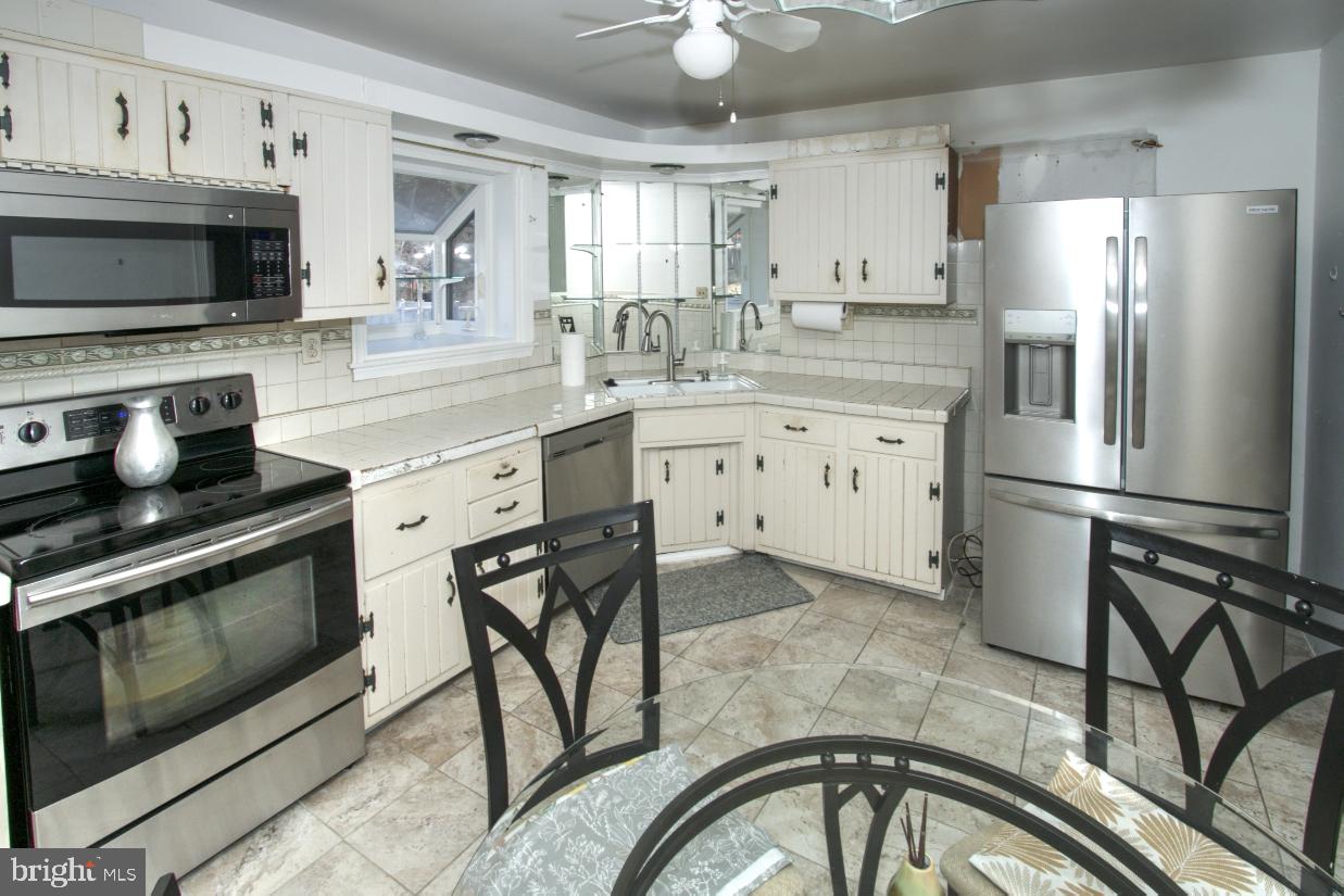 CALVERTON - Residential