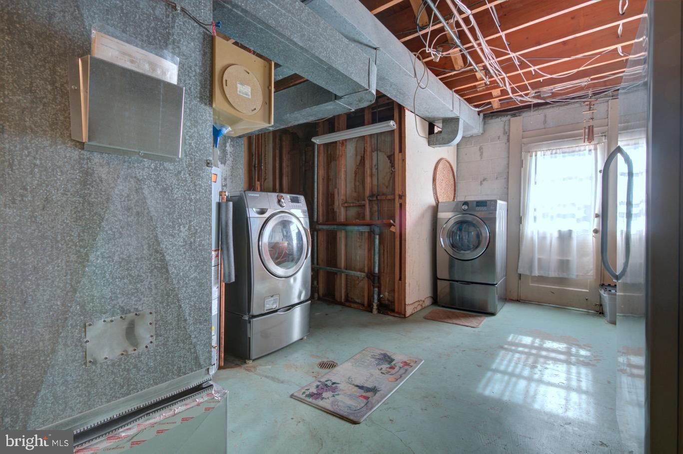 CALVERTON - Residential