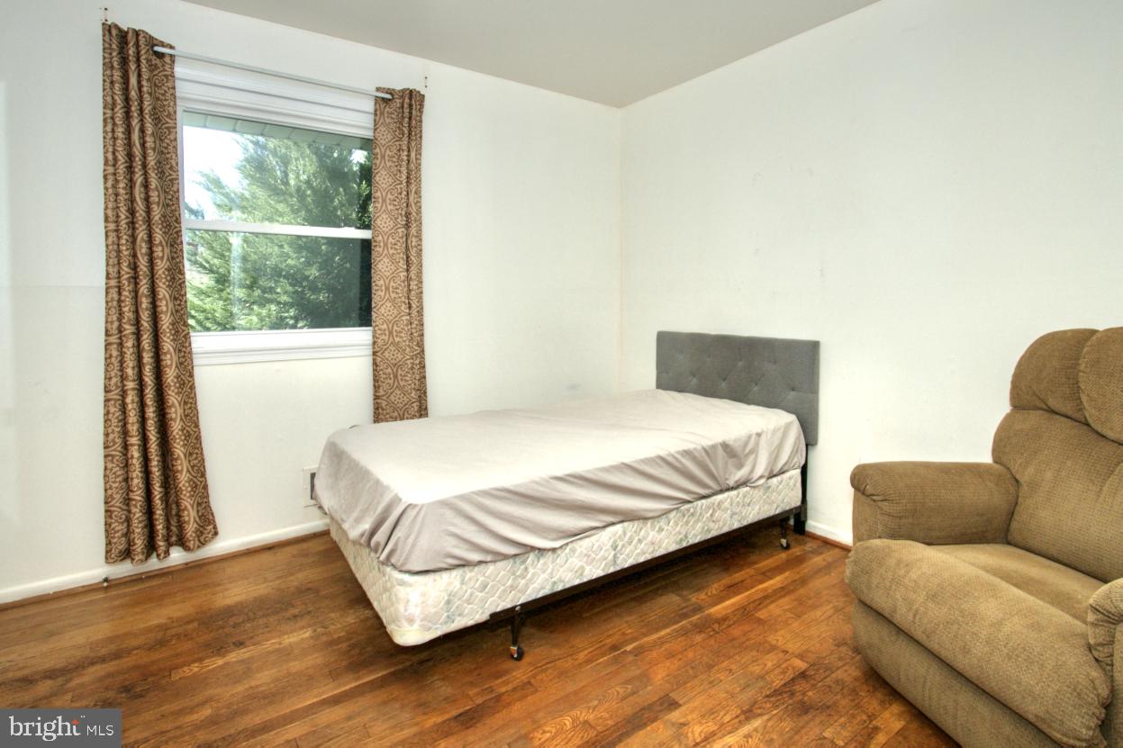 CALVERTON - Residential