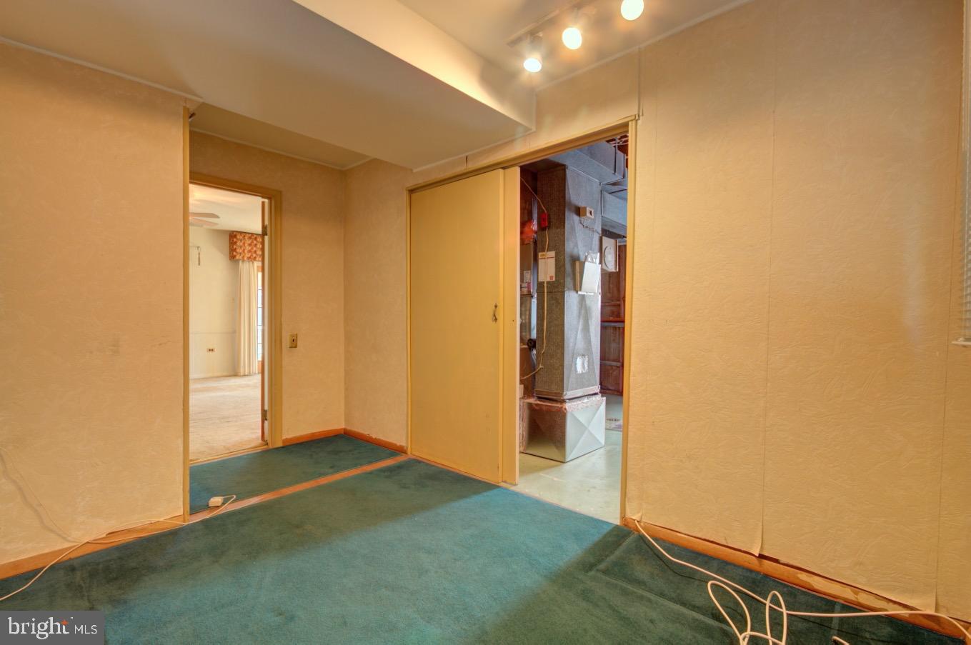 CALVERTON - Residential