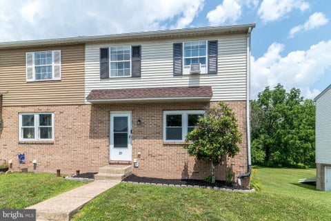 Townhouse For Sale - 29 Evelyn Lane<br/> QUAKERTOWN, PA 18951