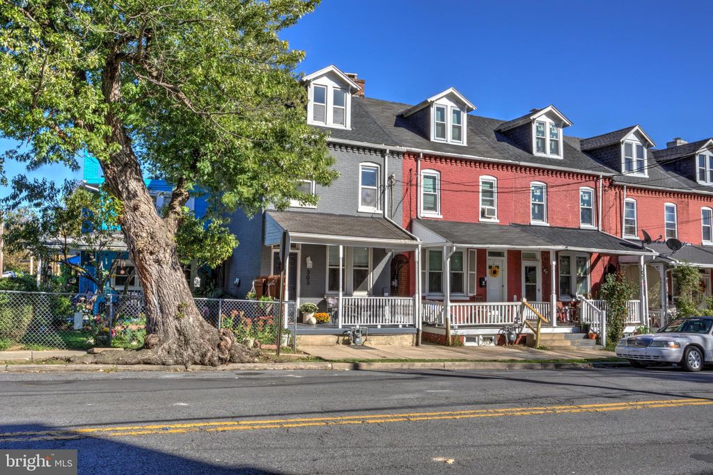 Photo of 303 S Marshall Street, LANCASTER, PA 17602 (MLS # PALA2077952)