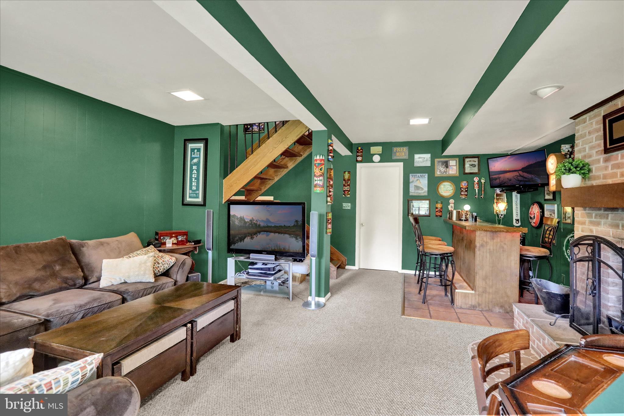 FLYING HILLS - Residential