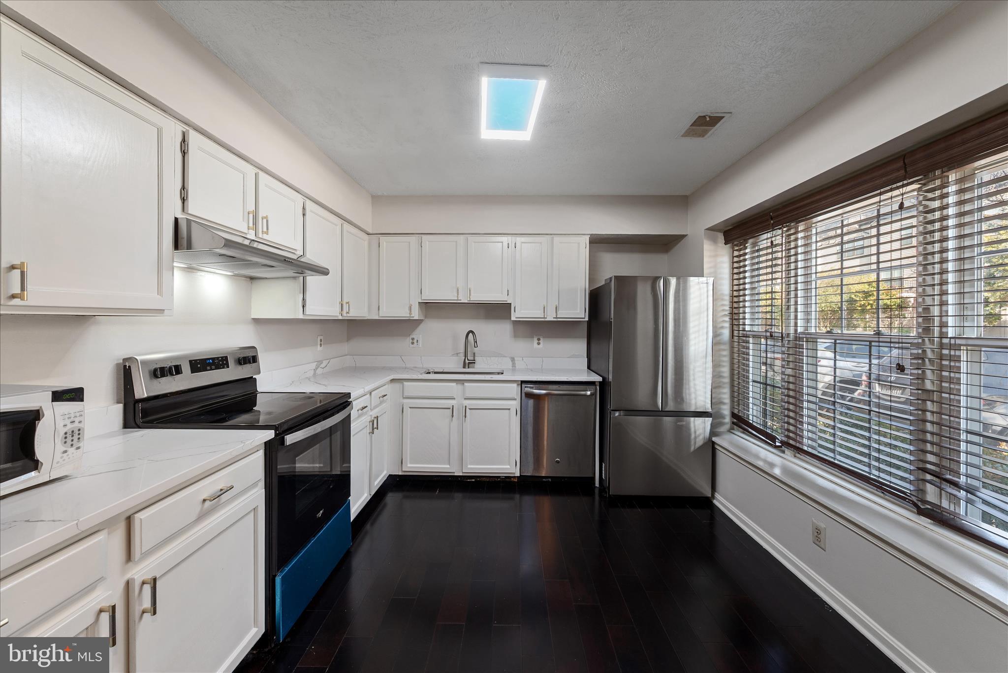 5761 INDEPENDENCE CIRCLE