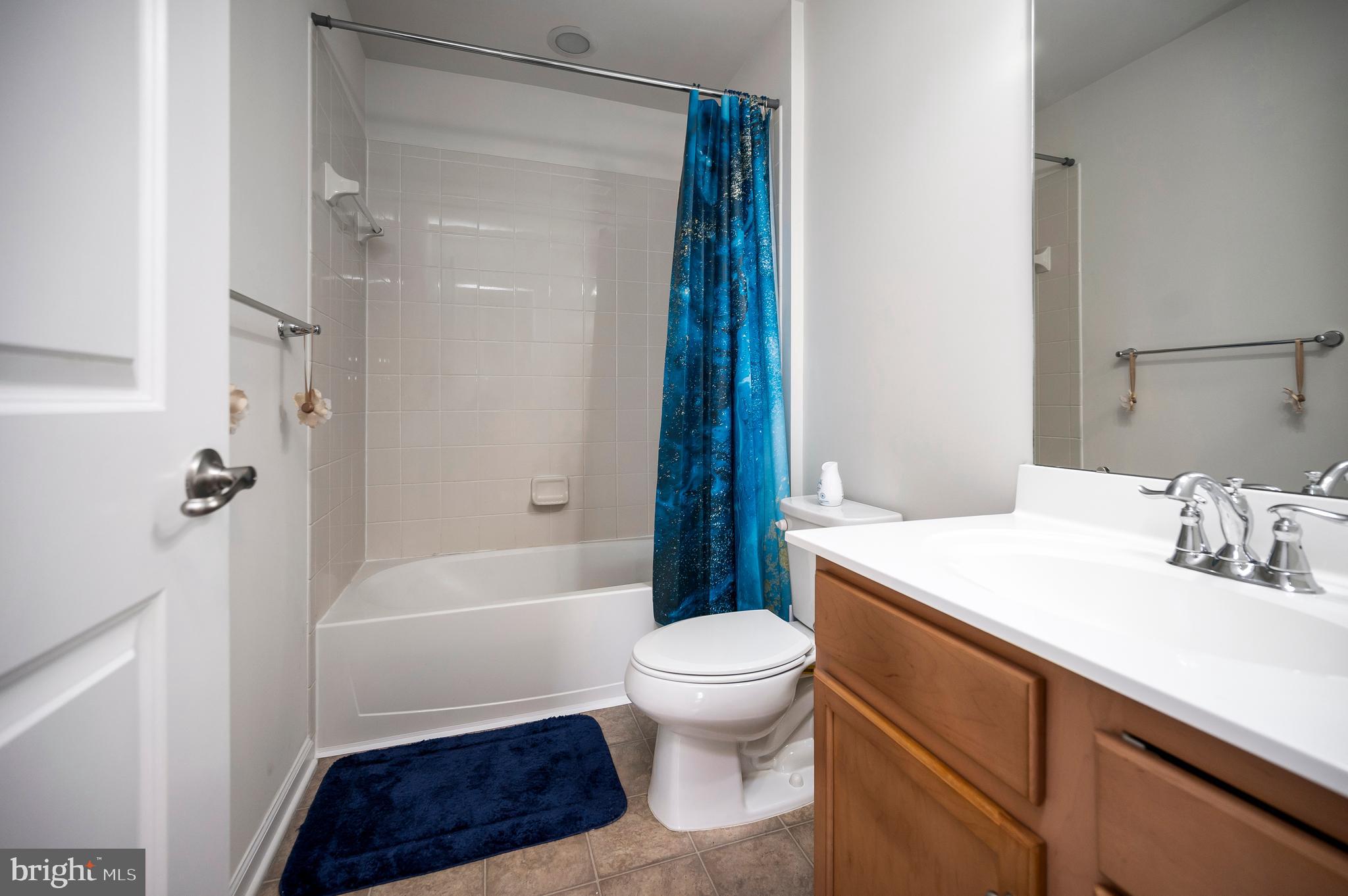 THREE FLAGS - Residential