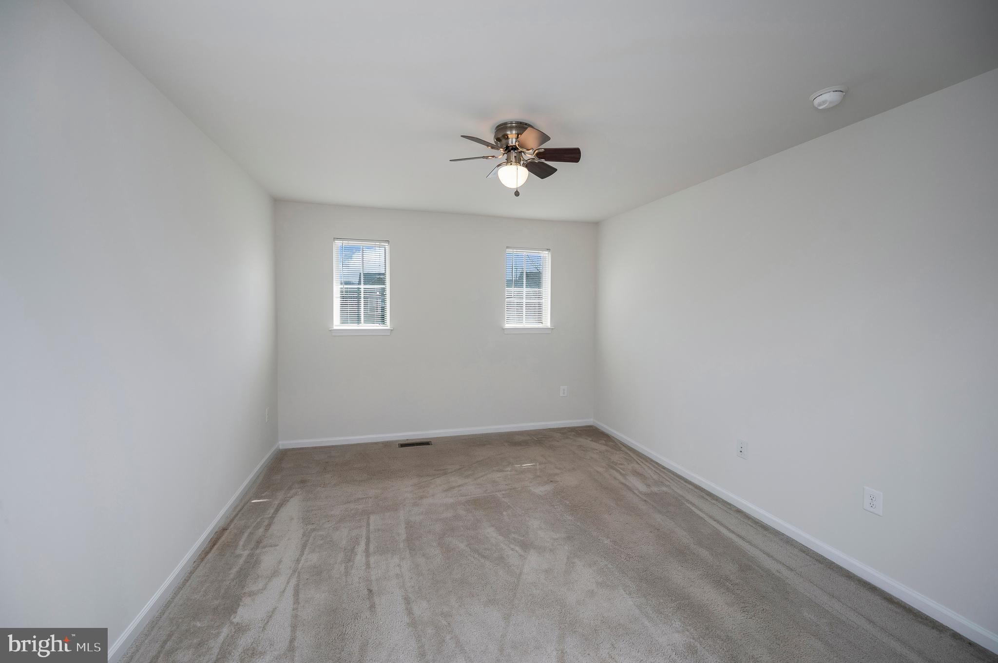 THREE FLAGS - Residential