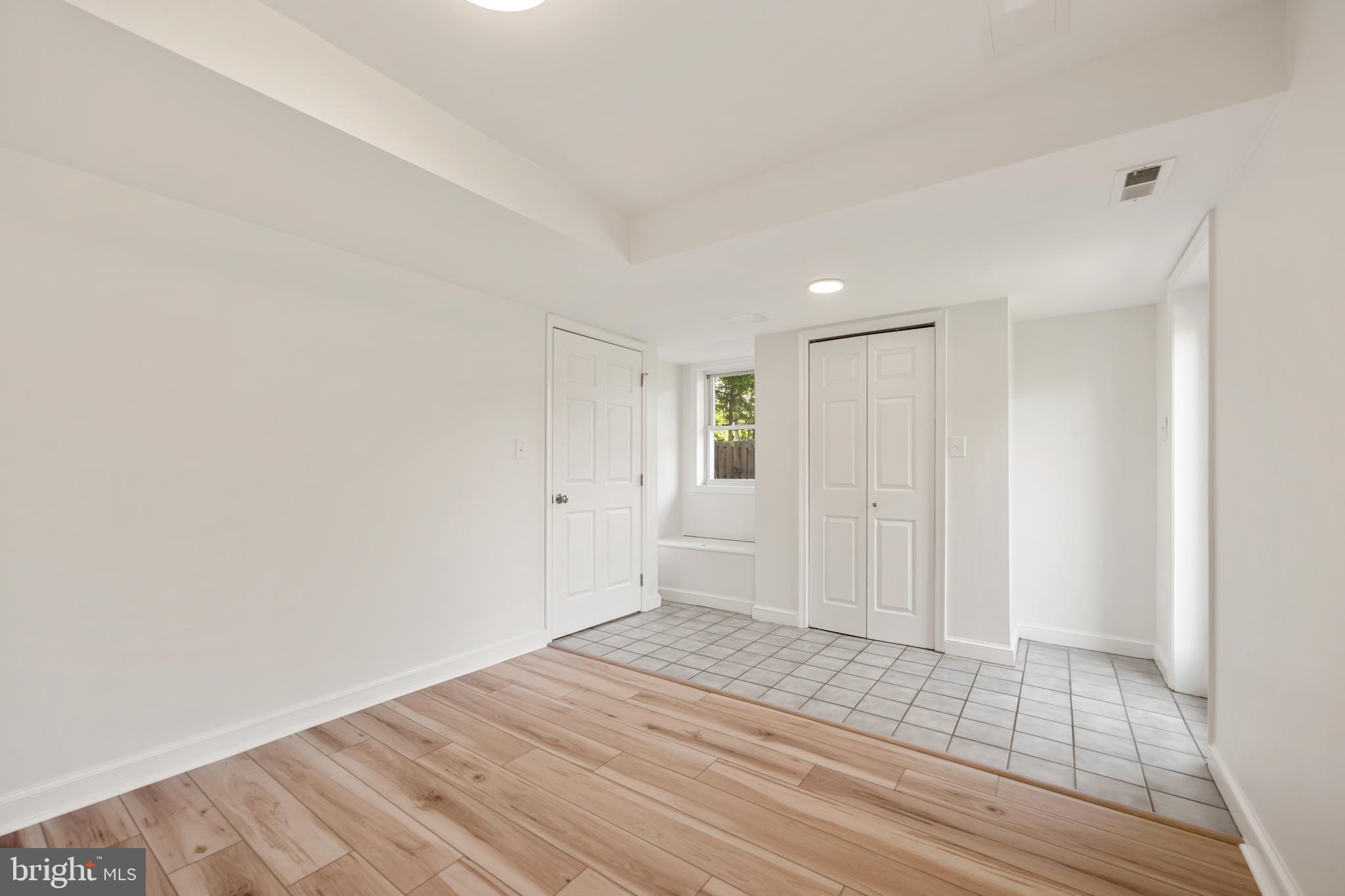 WEST SPRINGFIELD - Residential